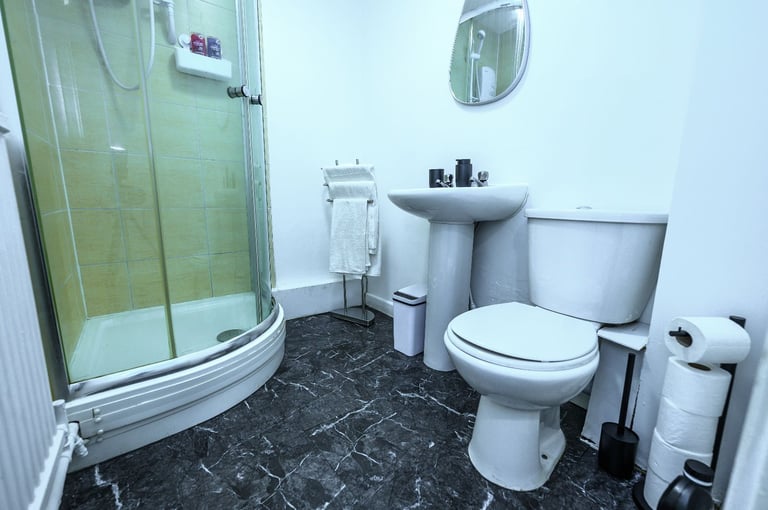 Short Term Rental Stay in Liverpool 1BR-F6