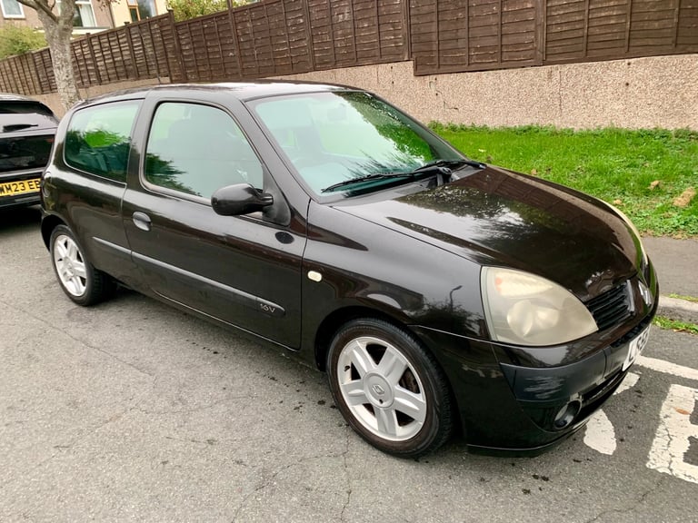 BLACK RENAULT CLIO 1.2 PETROL MANUAL ULEZ FREE 