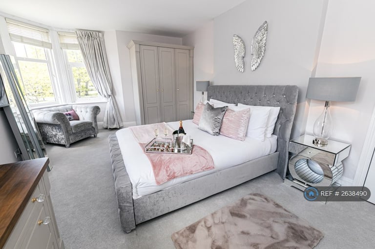 image for 2 bedroom flat in Approach Road, Poole, BH14 (2 bed) (#2638490)
