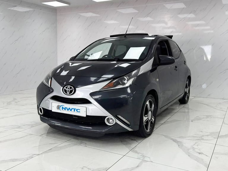 2016 Toyota AYGO 1.0 VVT-i x-clusiv 2 x-wave 5dr Petrol Manual Euro 6 (68 ps) 2 OWNERS! LAST Hatc...