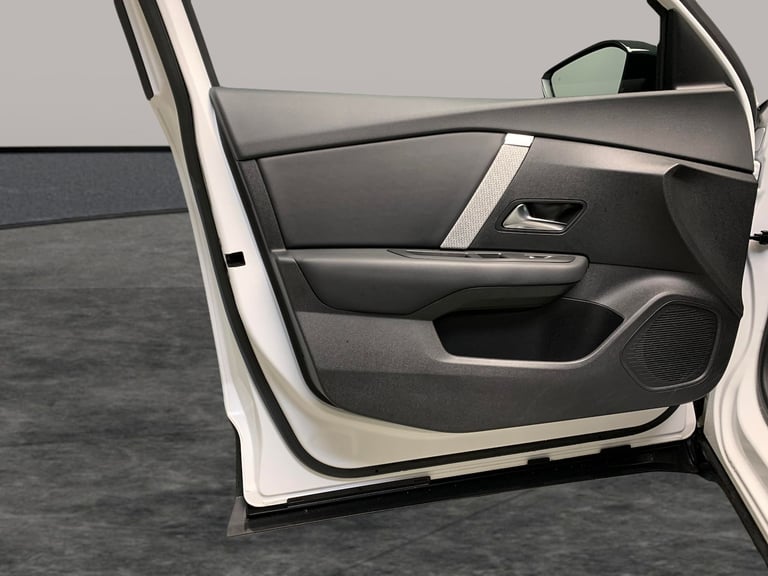 2023 Citroen C4 1.2 PureTech Shine Fastback 4dr Petrol EAT8 Euro 6 (s/s) (130 ps) - NAV - B Suv P...