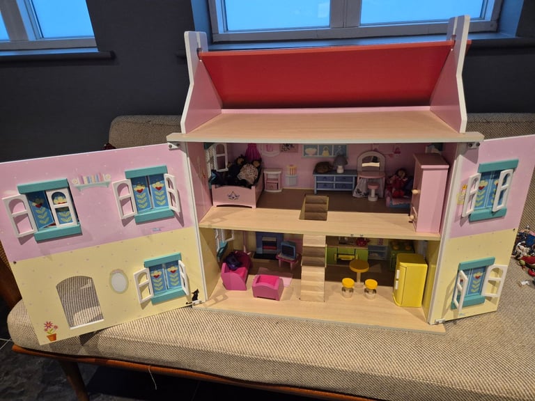 Wooden dolls houses Gumtree