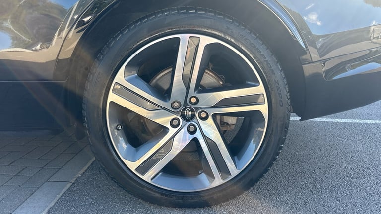 2021 Land Rover Discovery 3.0 D300 R-Dynamic HSE 5dr Auto Diesel Station Wagon Station Wagon Dies...