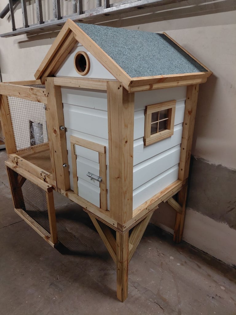 Rabbit hutch, guinea pig hutch etc. 