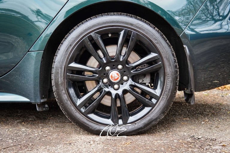 2016 Jaguar XE 2.0 XE R-Sport i Auto 4dr Saloon Petrol Automatic