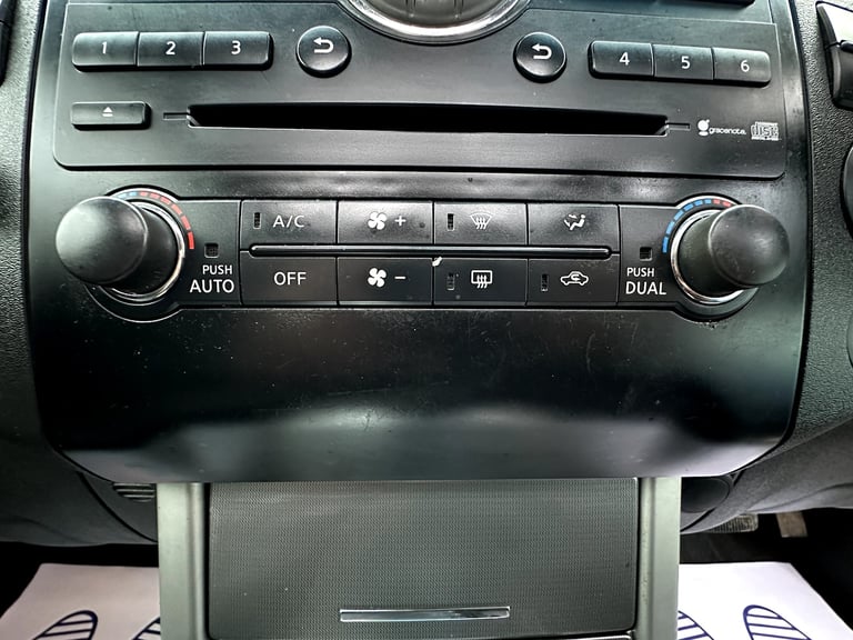 2013 Nissan Navara 3.0 dCi V6 Outlaw 4WD Diesel 4-Door Diesel