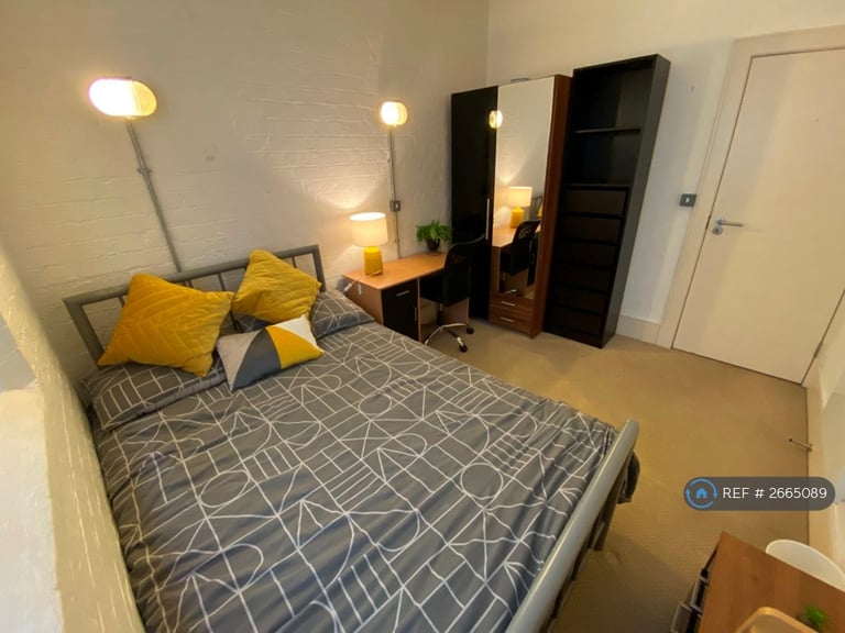 3 bedroom flat in Newarke Street, Leicester, LE1 (3 bed) (#2665089)