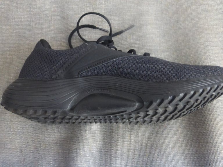 Reebok Trainers Ortholite and Arch Support size UK 7 IN BLACK COMFORT FOOTBED