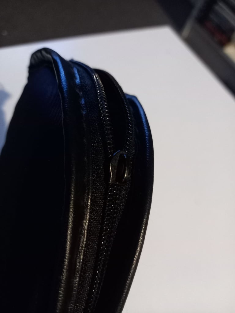 2 Peice snooker cue with case