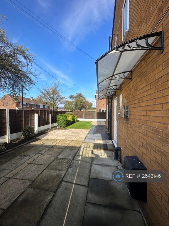 3 bedroom house in Bebbington Close, Sale, M33 (3 bed) (#2643146)