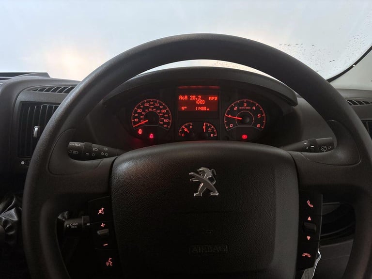  Peugeot Boxer 2.2 BlueHDi 335 Professional Premium + L3 High Roof Euro 6 (s/s) 5dr Diesel Manual