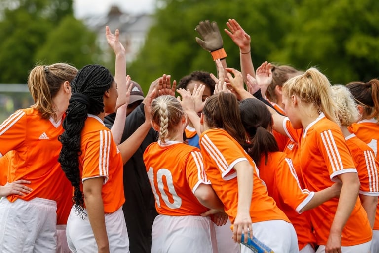 NEW PLAYERS WANTED - LONDON WOMENS FOOTBALL CLUB ladies female soccer team competitive training lfa