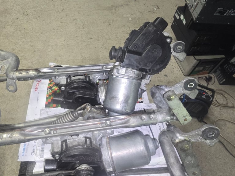 Toyota Prius, Auris, Corolla, Yaris all models and years Wiper motor