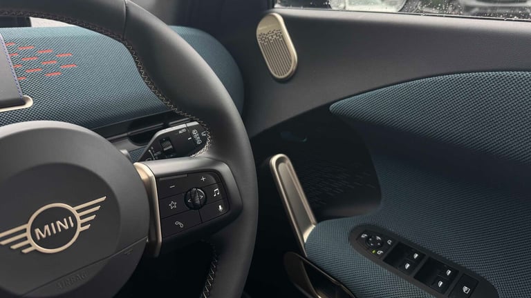  MINI Aceman 160kW SE Exclusive 54kWh 5dr Auto Hatchback Electric Automatic