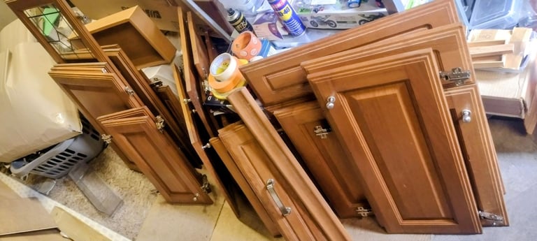 SOLID WOOD KITCHEN DOORS AND DRAW FRONTS