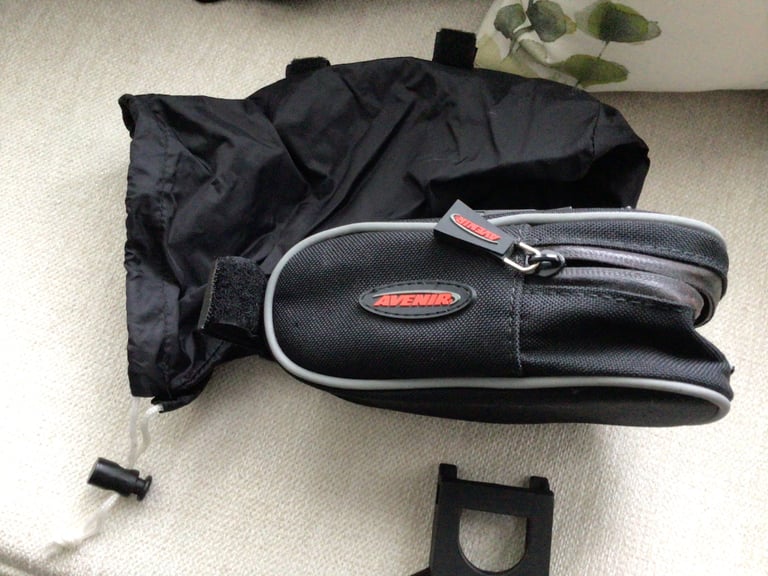 Bike Saddle Pouch Bag, Avenir Brand, with weather proof cover, in excellent used condition