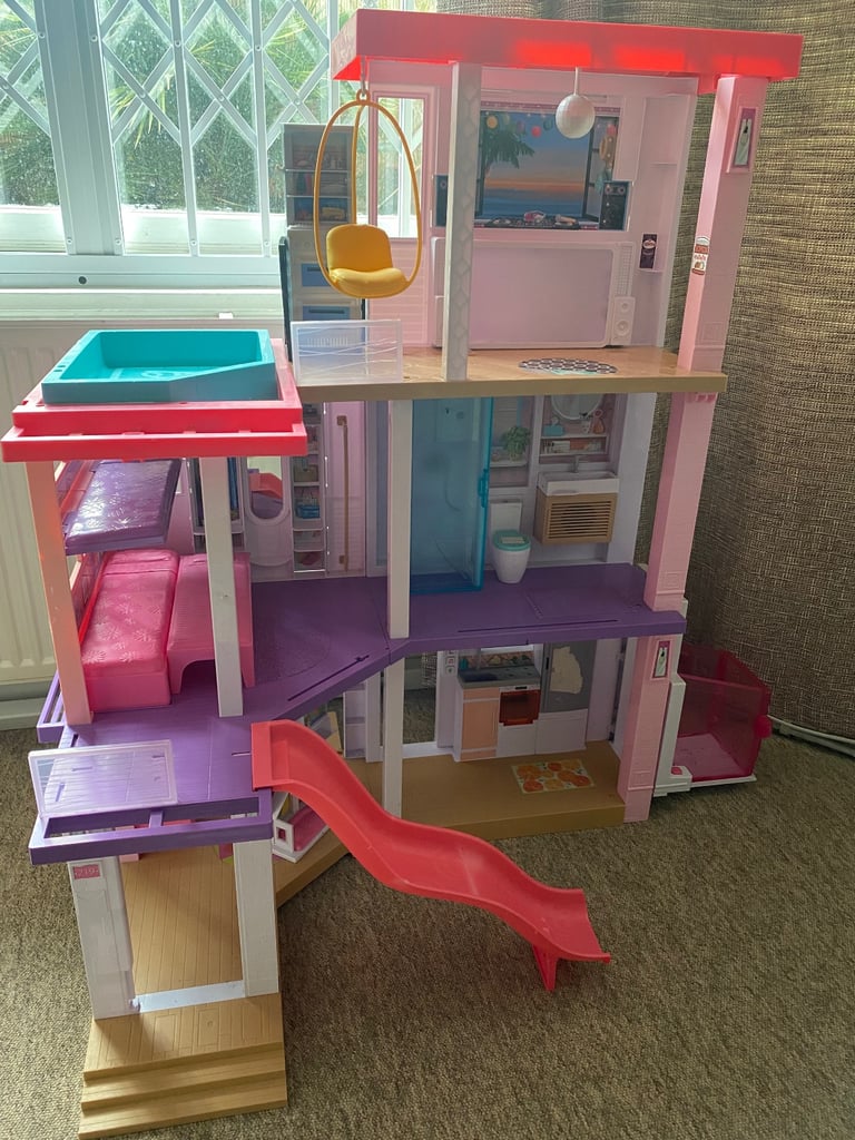 Barbie Dream House 