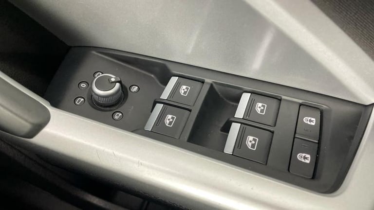 2022 Audi Q3 Sport 35 TFSI  150 PS 6-speed Manual SUV Petrol Manual