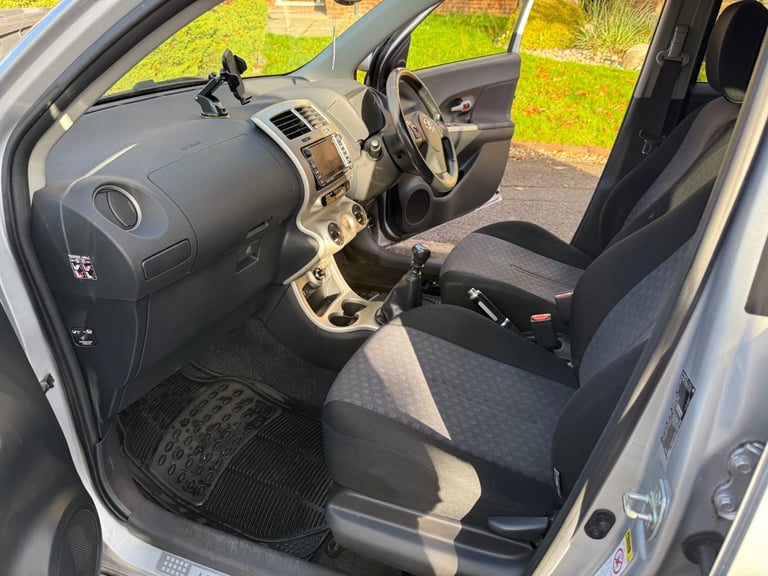 Toyota, URBAN CRUISER, Hatchback, 2010, Manual, 1329 (cc), 5 doors