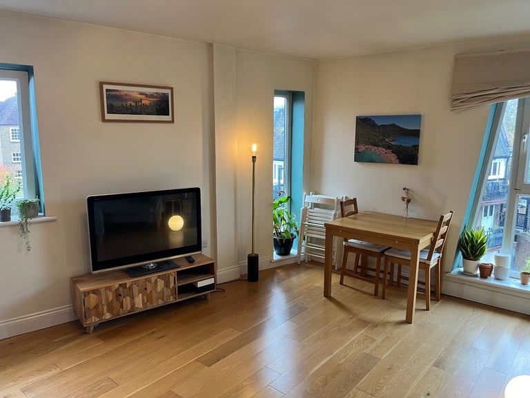 Room Available - looking for a flatmate