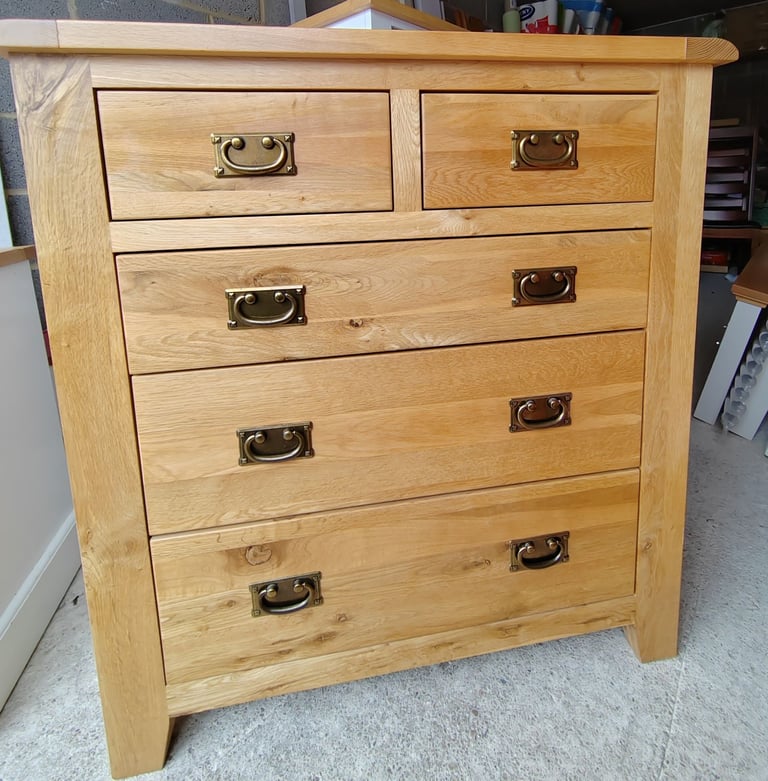 image for Solid oak chest of drawers 