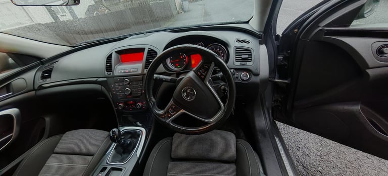 Vauxhall, INSIGNIA, Hatchback, 2010, Manual, 1796 (cc), 5 doors