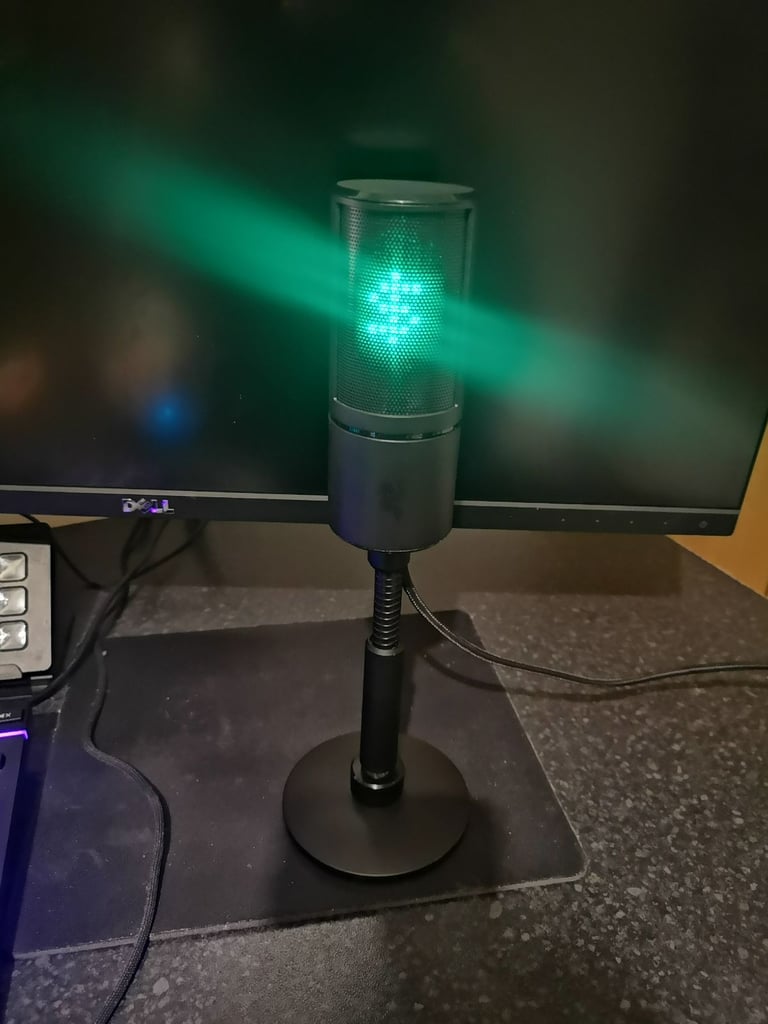 Razer emote gaming streaming microphone