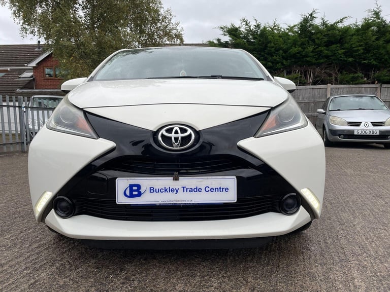  Toyota AYGO 1.0 VVT-i x-play Euro 5 5dr Euro 5 Petrol Manual