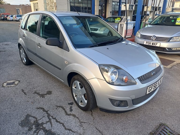 image for 2006 Ford Fiesta 1.4 Zetec Climate Hatchback 5dr Petrol Manual (147 g/km  79