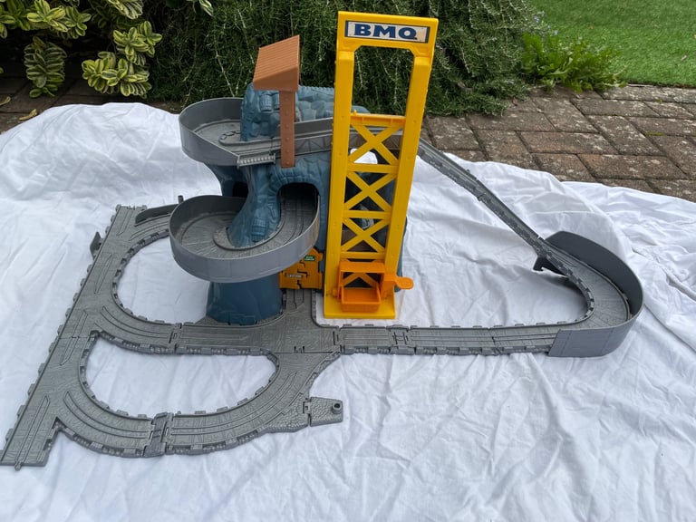 Thomas the tank engine train sets