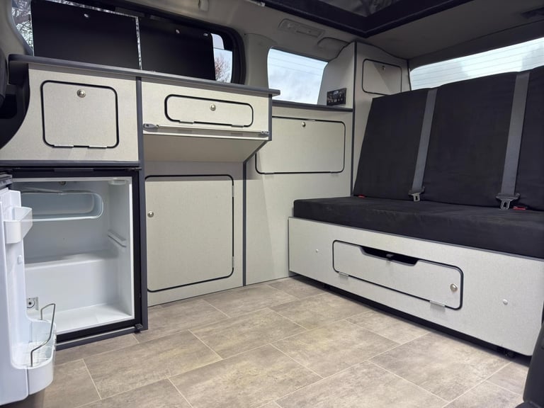 2010 Toyota ALPHARD VELLFIRE POP TOP 4 BERTH NEW CAMPER CONVERSION RUST FREE