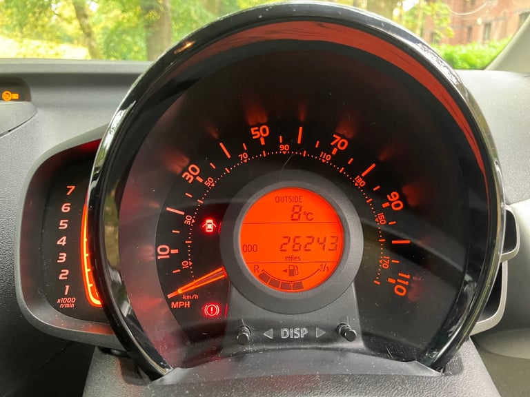 2017 TOYOTA AYGO 1.0 VVTi X-Play 5dr **CARPLAY - TOP SPEC - FULL MOT - ONLY 26,000 MILES**