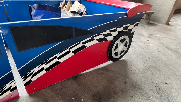 Children’s Race Car Bed