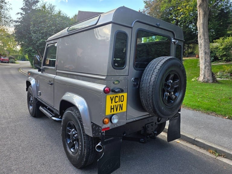 2010 Land Rover Defender 90 2.4 TDCi Hard Top SUV 4WD SWB Euro 4 3dr SUV Diesel Manual