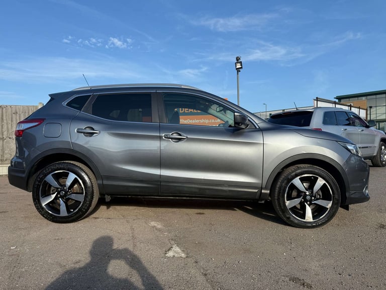 2015 Nissan Qashqai 1.6 DiG-T N-Tec+ 5dr HATCHBACK PETROL Manual