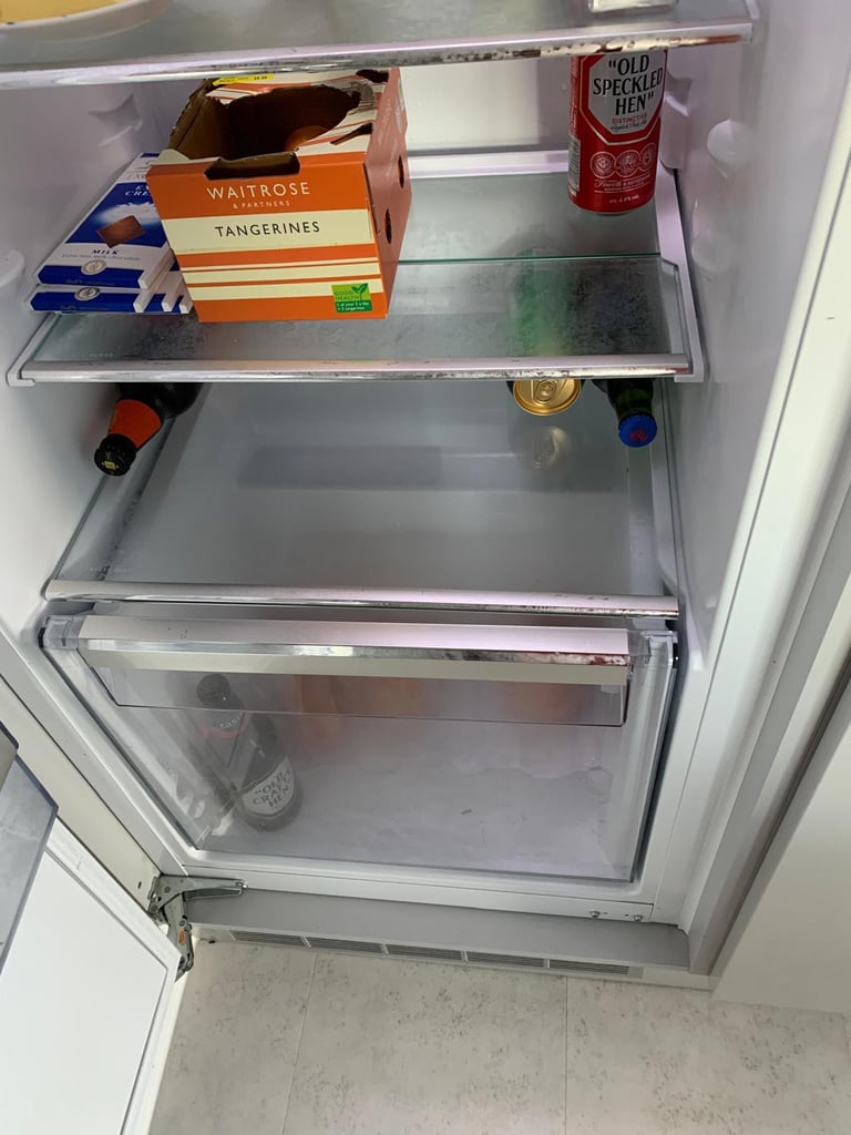 AEG TALL INTEGRATED FRIDGE