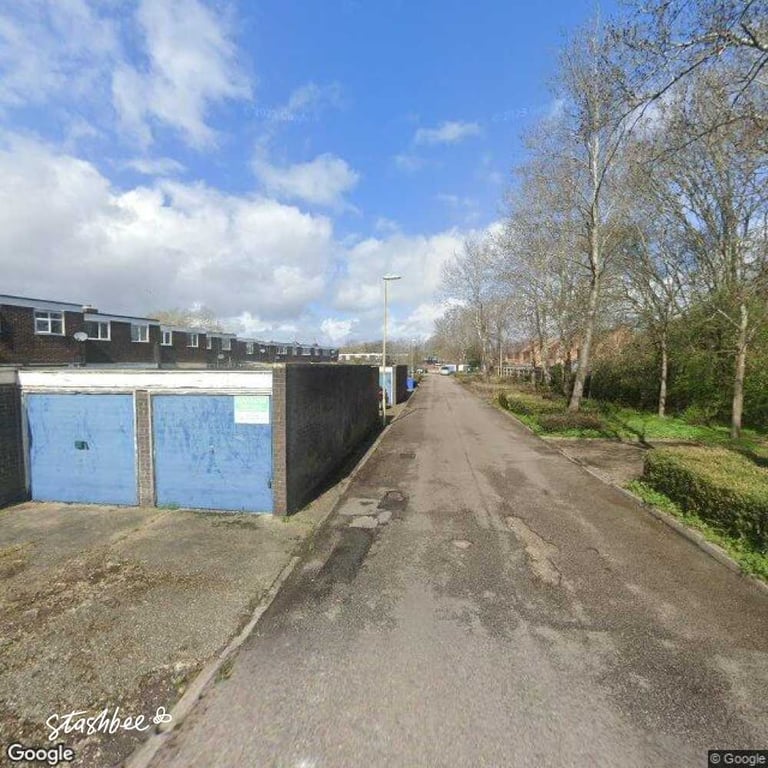 Garage to rent in Farnborough (GU14) | Stashbee