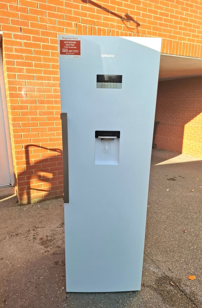 image for Grunding tall fridge with water dispenser 