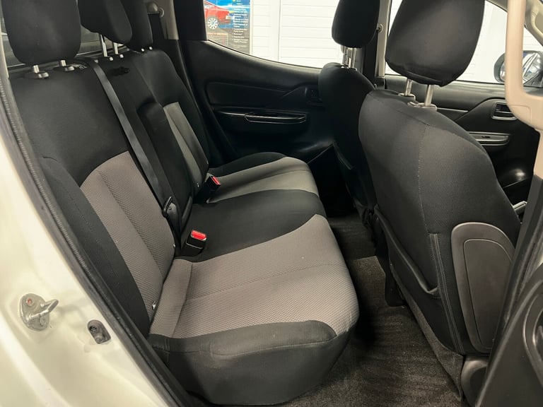 2020 Mitsubishi L200 4LIFE 2.3DI-D 150PS 4X4 DOUBLE CAB PICK UP C/W REAR PRO TOP (EURO 6) PICK UP...