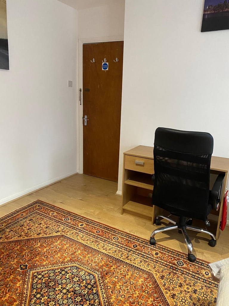 ALL BILLS INCLUSIVE Double Room in  UB8  Cowley, Uxbridge