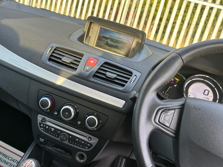 RENAULT MEGANE 1.6 16V Dynamique TomTom 2011