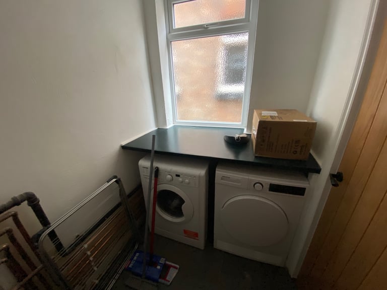 Rutland Avenue, Sefton Park L17 - 8 bed refurbished house for full time students