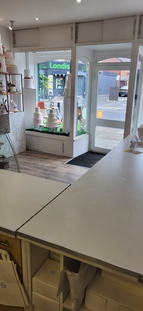 Shop to let on busy high street