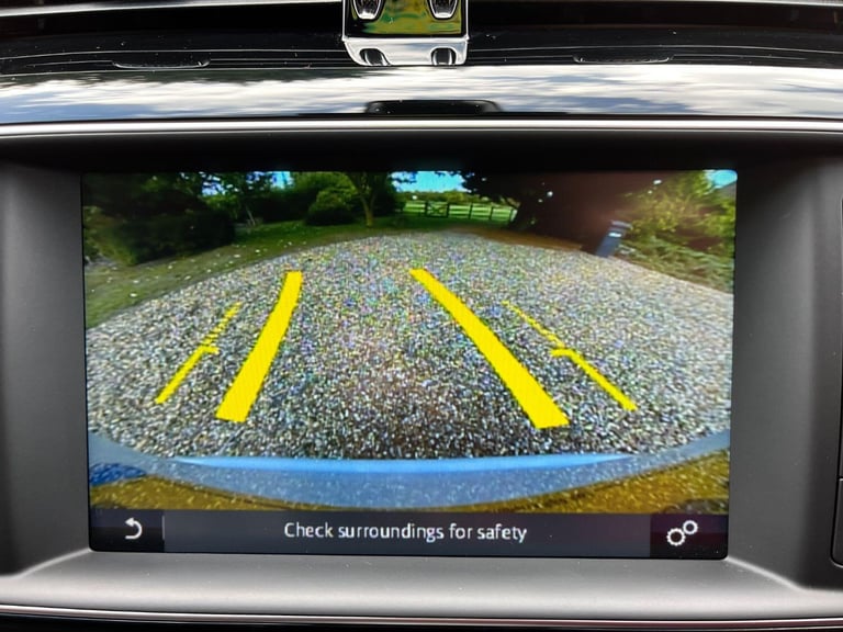 JAGUAR F-PACE 2.0 D180 Portfolio 2016