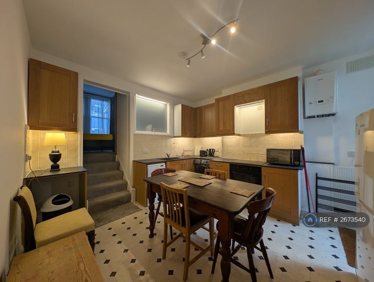 1 bedroom flat in Beckwith Road, London, SE24 (1 bed) (#2673540)