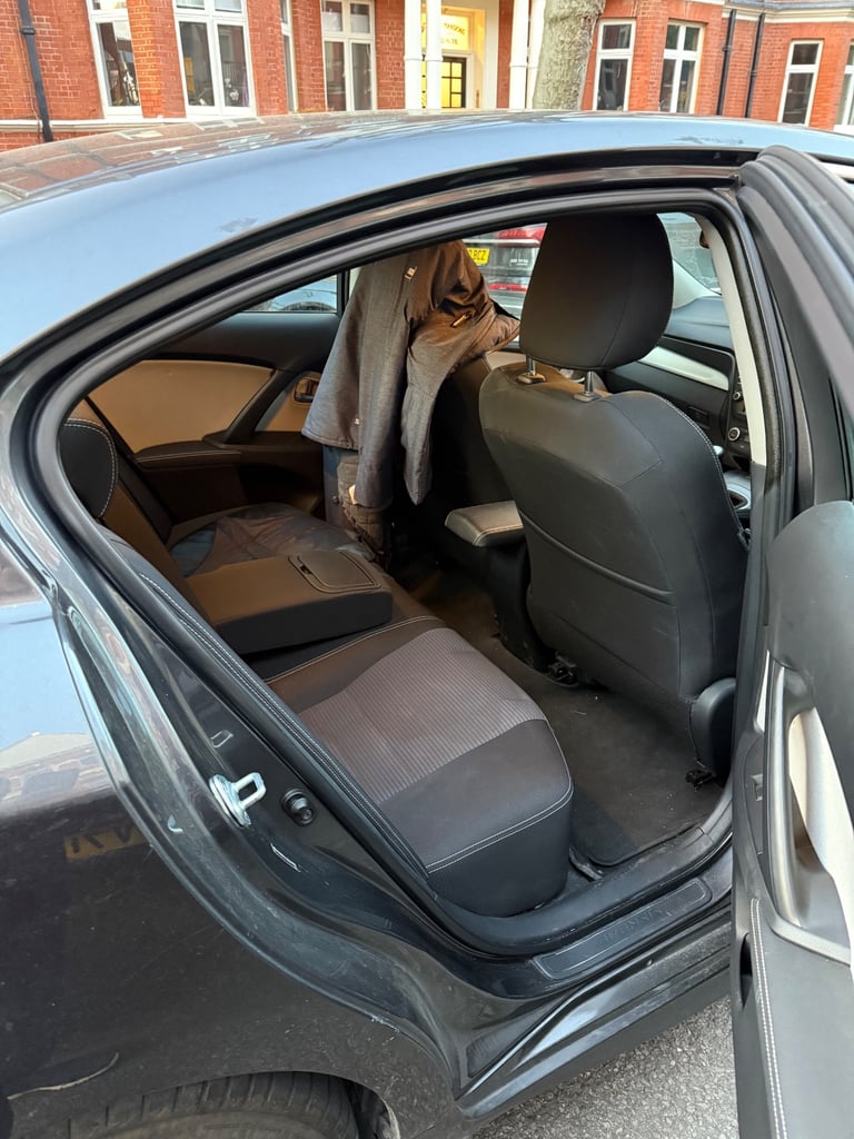 Toyota, AVENSIS, Saloon, 2016, Manual, 1598 (cc), 4 doors