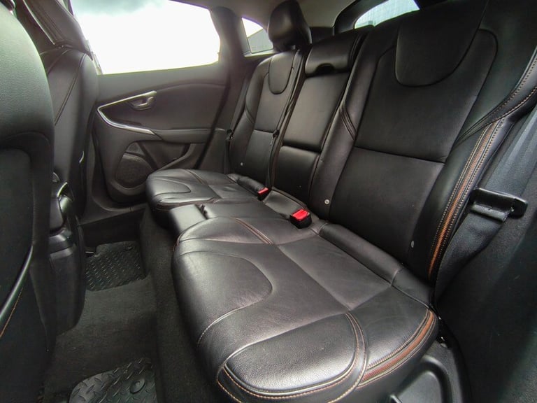 Volvo V40 D2 CROSS COUNTRY LUX