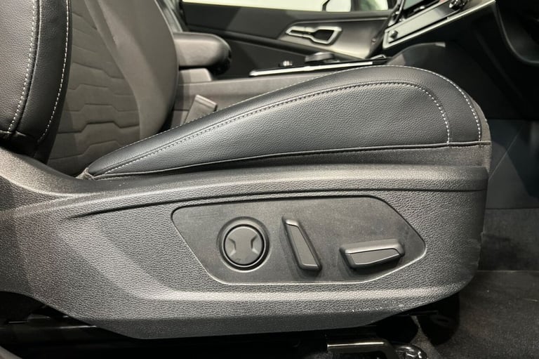 2023 73 KIA SPORTAGE 1.6 T-GDI 13.8KWH 3 SUV 5DR PETROL PLUG-IN HYBRID AUTO AWD 