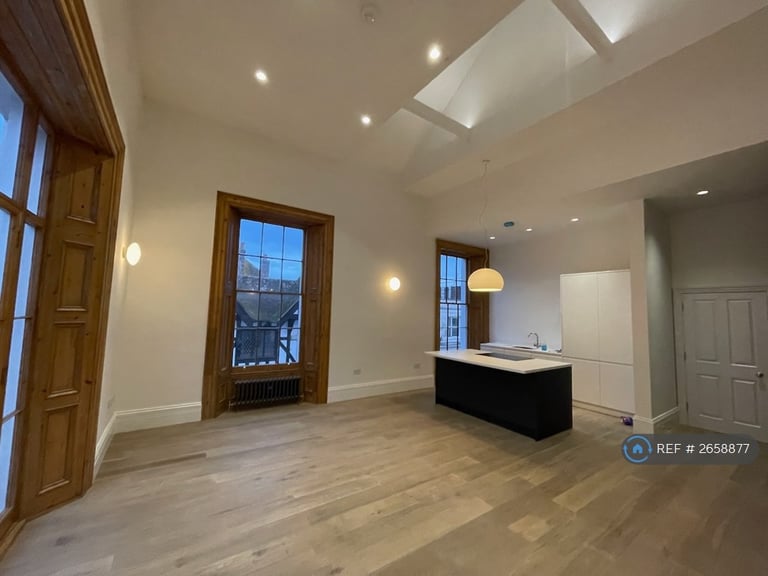 2 bedroom flat in Bank Street, Hythe, CT21 (2 bed) (#2658877)