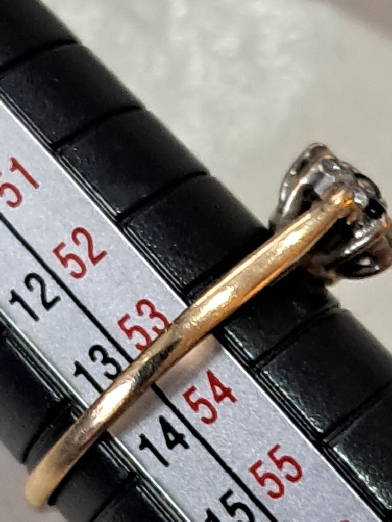 9ct gold ring diamond and Sapphire 